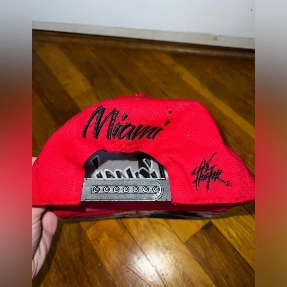 City Hunter One Size Red Black Miami Heat Floral Snapback Cap Hat Vtg
